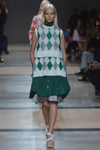 Look 27